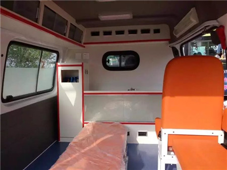 福特V348長軸高頂救護(hù)車 福特救護(hù)車報價15271321777