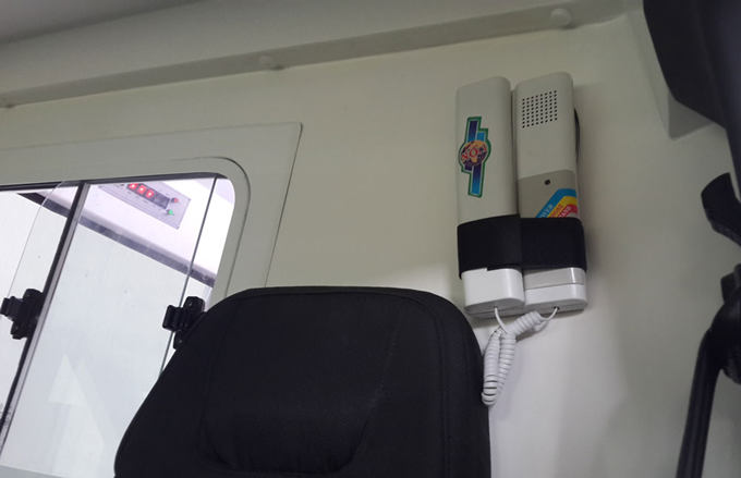 福特V348長軸超人高頂監(jiān)護(hù)型救護(hù)車