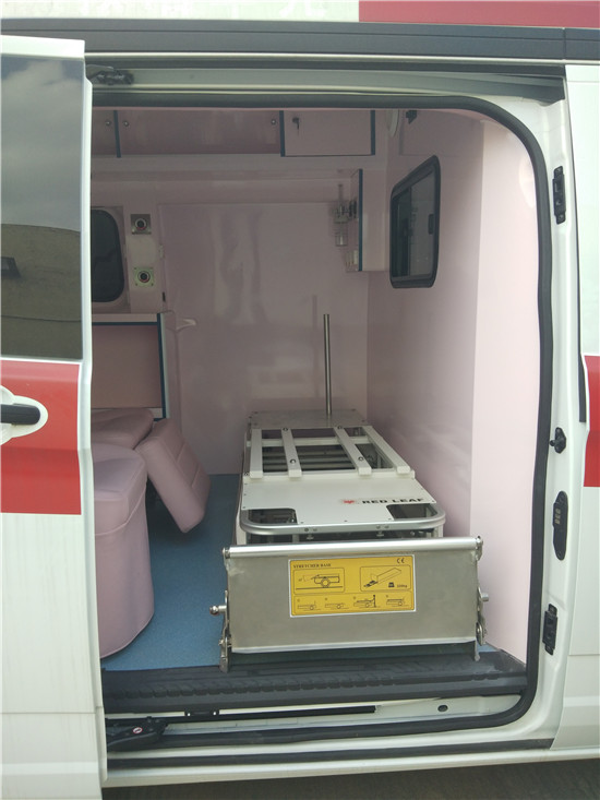 母嬰轉(zhuǎn)運型救護(hù)車 新生兒救護(hù)車廠家定制15271321777